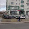 Scandal între locatarii din Blocul Muha şi proprietarul unui bar, după ce acesta a amenajat abuziv o parte din parcare