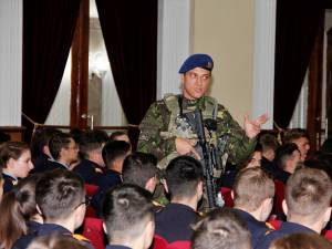 Elevii militari s-au întâlnit cu reprezentanții Forţelor Navale