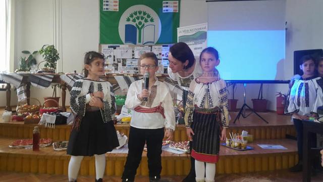 „La taifas cu Badea Ioan Bucovineanul”, acţiune organizată de elevii Şcolii ,,Bogdan Vodă” Câmpulung Moldovenesc