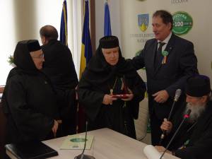 Maica stareţă a Mănăstirii Voroneț a fost medaliată de Preşedinţia României