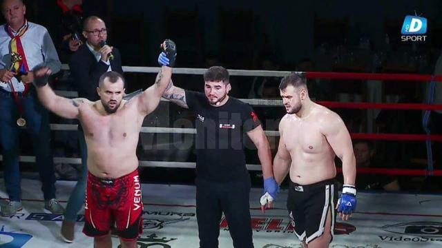 Alex Hrişcă s-a impus în main-eventul pe reguli de MMA al galei Urban Legend Constanţa