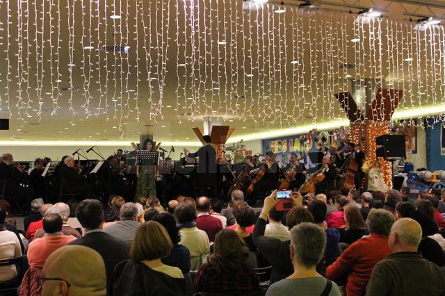 Magia sărbătorilor, trăită în ritmurile muzicii artiştilor Filarmonicii de Stat Botoşani