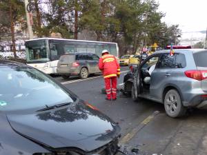 Accident cu două autoturisme implicate, miercuri dimineață, pe Calea Unirii