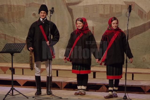 Concert de colinde cu sală plină și aplauze îndelungi, la Casa de Cultură a Sindicatelor Suceava