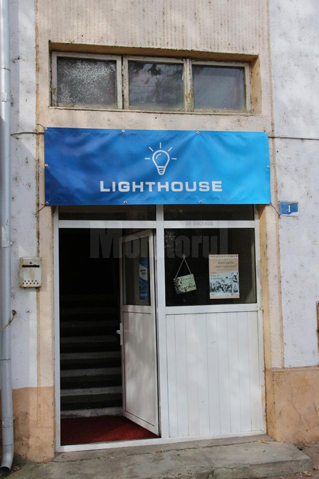 „Casa Luminii”, club pentru copiii din Siret înfiinţat de o familie de germani