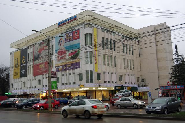 Complexul Comercial Bucovina ar putea fi cumpărat de omul de afaceri fălticenean Ioan Păiuş