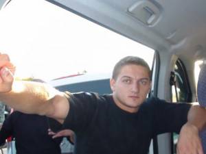 Poliţistul Dan Ciprian Sfichi Sursa :Facebook- Bogdan Banica