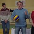 Bogdan Braicu a oferit în dar Colegiului Tehnic de Industrie Alimentară Suceava o minge de volei