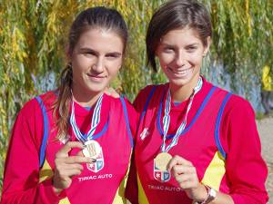 Ionela Lehaci și Gianina Beleagă cu medaliile de aur obținute la Campionatul Mondial de Seniori de la Sarasota, din SUA