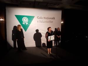 ”Laboratorul de învăţare alternativă” Ciumârna a obţinut trofeul „Proiectul Voluntariat al anului în domeniul Educaţie”