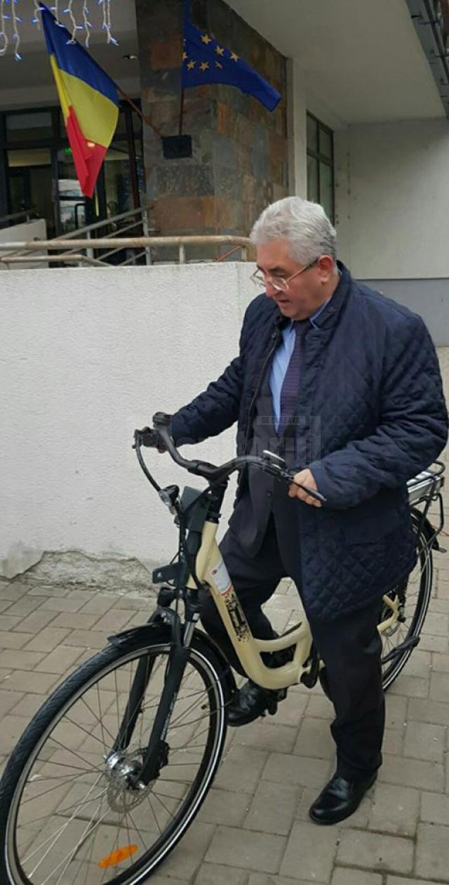 Primarul Ion Lungu a verificat bicicletele electrice