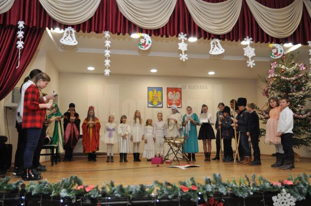 Peste 200 de copii şi elevi au prezentat la Soloneţu Nou scenete, colinde şi poezii dedicate Naşterii Domnului