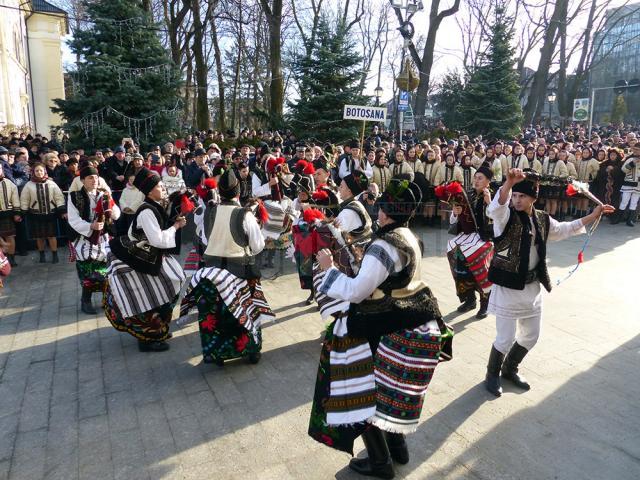 Spectacolul oferit de urătorii din Botoșana