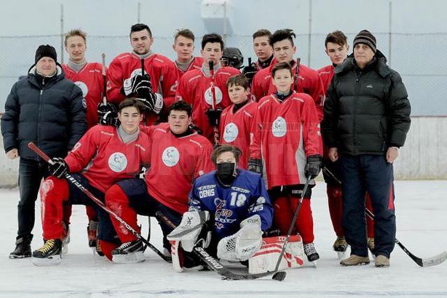 Echipa de hochei juniori U16 CSM Suceava, antrenori Constantin Curelaru şi Cătălin Vasiliu
