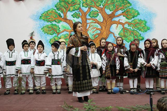 Festivalul „După datina străbună”, la Căminul Cultural din Cajvana