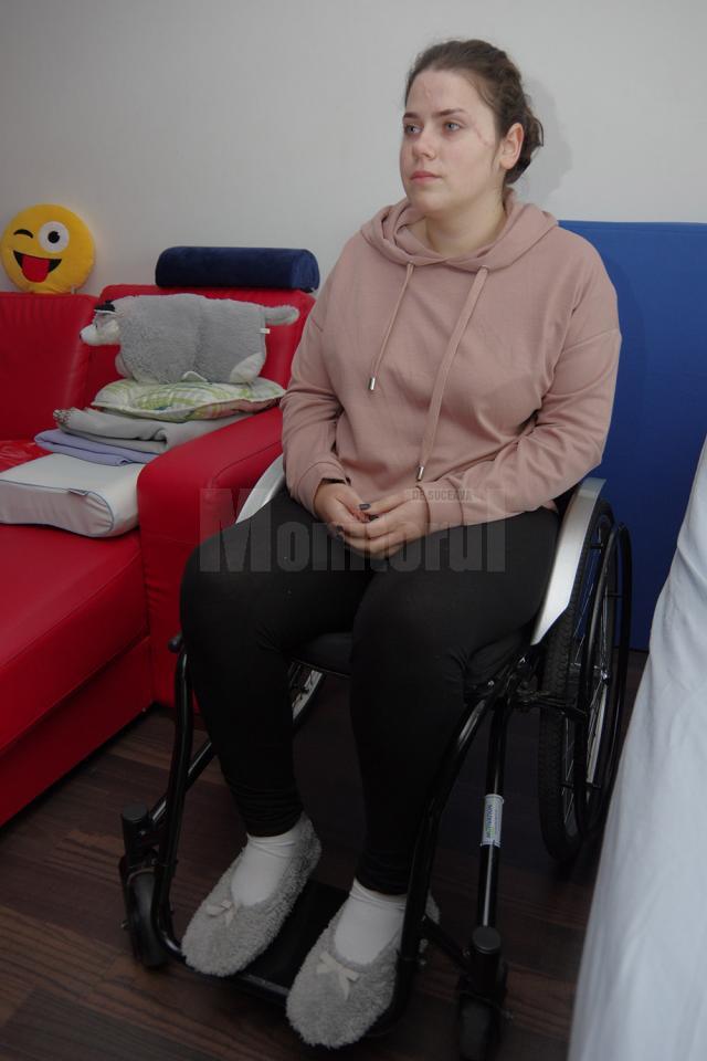 Ioana Sorina Amariței se află de un an și jumătate în scaun cu rotile și are nevoie de terapie de recuperare pentru a putea merge din nou