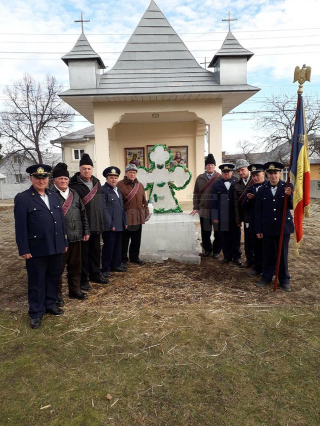 Pompierii din Bosanci pornesc în procesiune pentru sfinţirea instituţiilor comunei