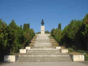 Statuia ecvestra a lui Ştefan cel Mare de la Podu Înalt. Foto: Cezar Suceveanu