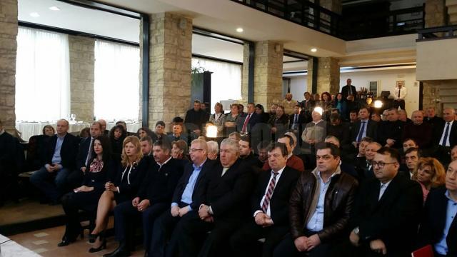 Peste 200 de social-democrați suceveni au participat la şedinţa la care a fost prezent Liviu Dragnea