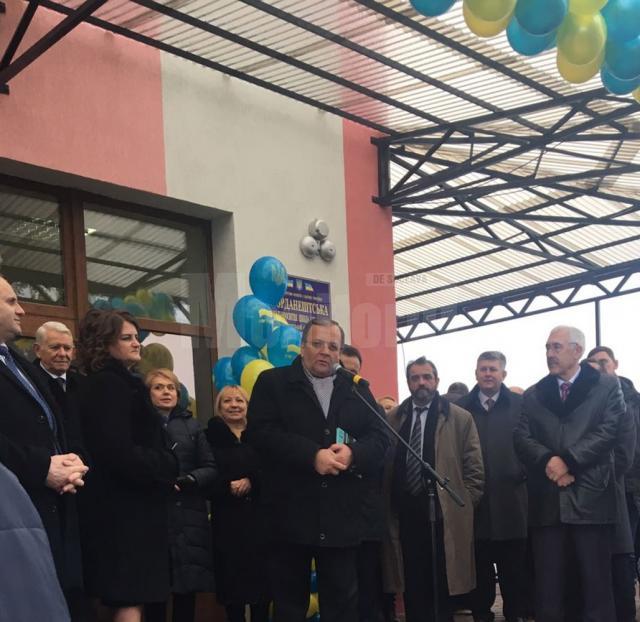 Gheorghe Flutur a fost prezent la inaugurarea unei școli romaneşti dintr-un sat din Ucraina
