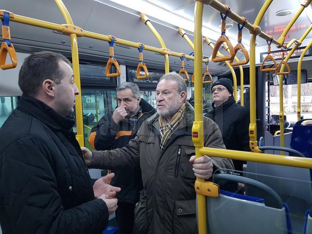 Viceprimarul Lucian Harșovschi s-a interesat de caracteristicile autobuzului electric Pivot