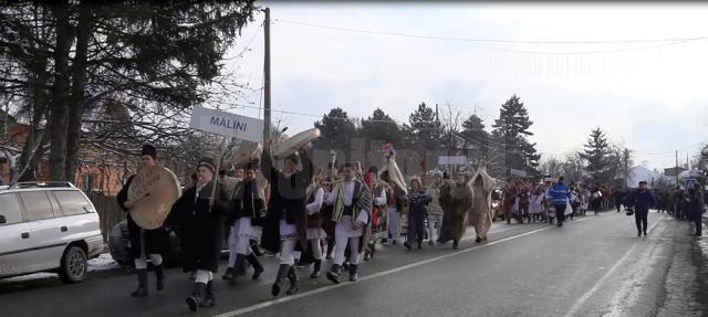 Parada de la Drăguşeni a încheiat programul „Crăciun în Bucovina”