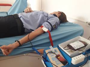 Poliţiştii suceveni au răspuns la apelurile de donare de sânge, lansate de familiile celor care aveau nevoie