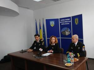 Reprezentanţii Forţelor Navale Române au avut o întâlnire cu prefectul Mirela Adomnicăi