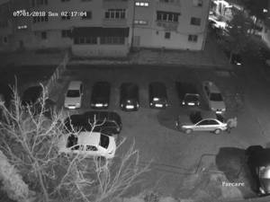 Individul înregistrat în urmă cu o săptămână, în timp ce căuta în timpul nopții bunuri de furat de pe mașini parcate în cartierul Burdujeni