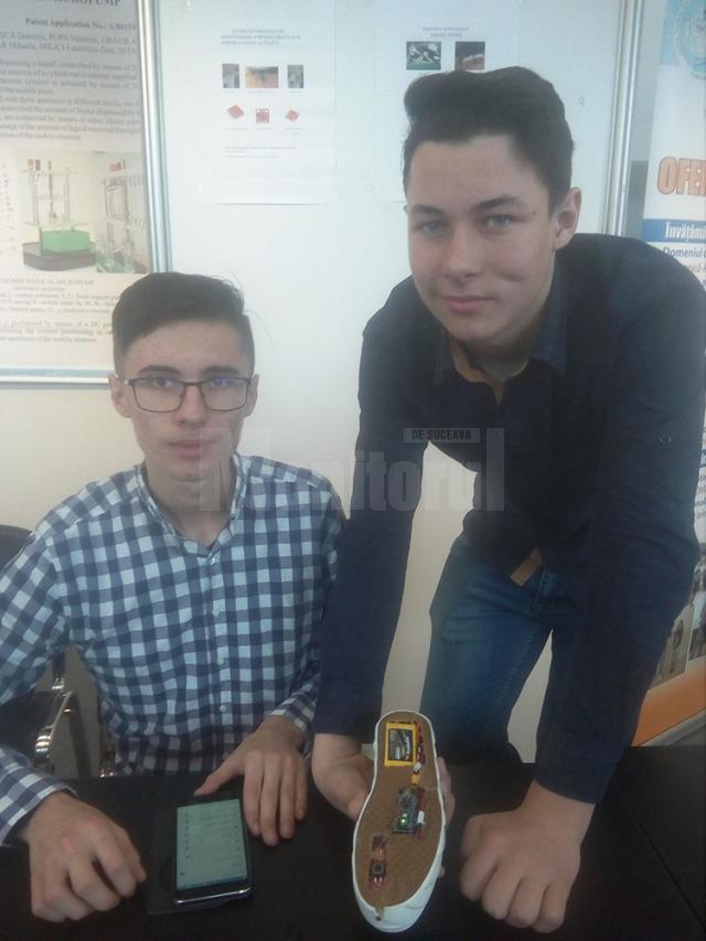 Andrei a fost ajutat și de colegul său Ciprian Paiu în realizarea proiectului
