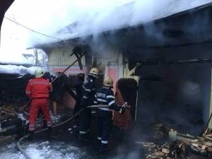 Pompierii au reusit sa salveze casa de locuit