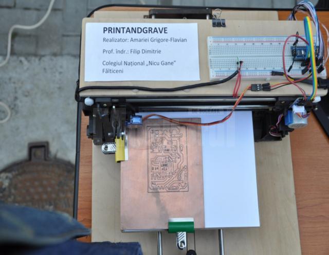 Un elev de la „Nicu Gane” a realizat o imprimantă ce permite desenarea și gravarea pe lemn, polistiren, plută sau plexiglas