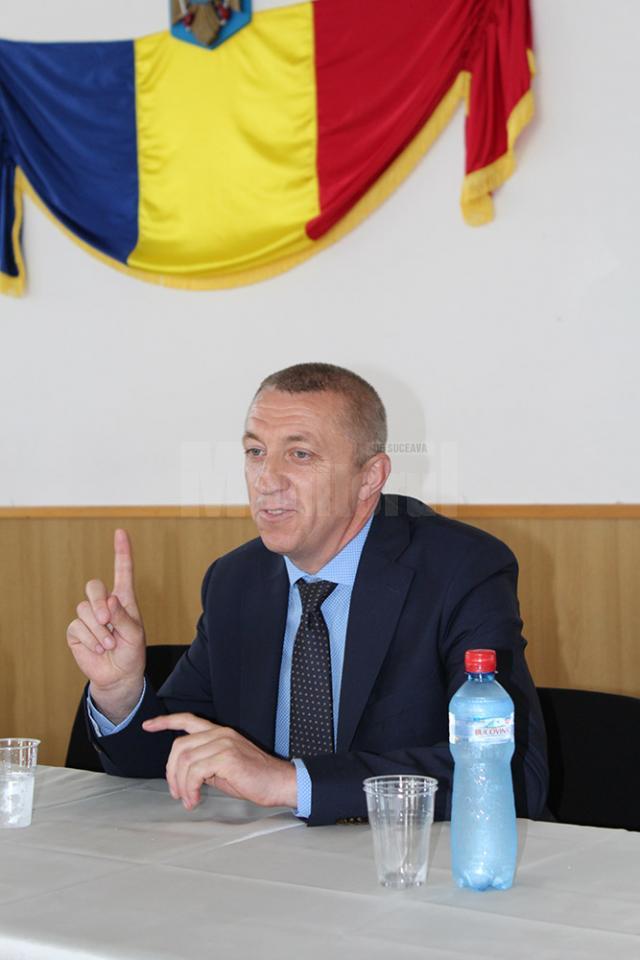 Primarul Eduard Dziminschi
