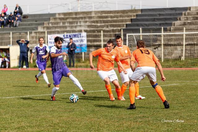 Mijlocaşul Edi Julei a înscris două goluri în ultimul amical susţinut de Şomuz Fălticeni. Foto Codrin Anton