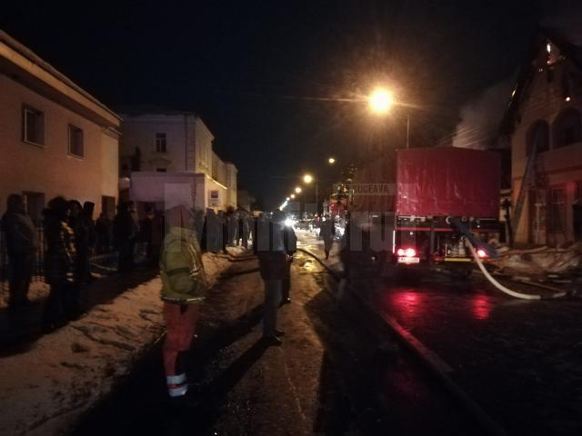 Incendiul a cuprins două gospodării aflate în vecinătatea Serviciului Teritorial al Poliției de Frontieră Suceava