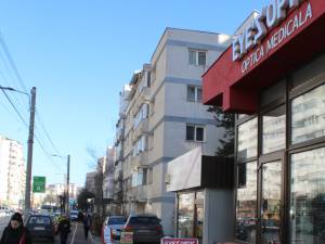 Refacerea trotuarelor cu pavele a fost scoasa la licitatie de Primaria Suceava
