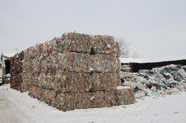Colectarea selectivă a deşeurilor, o provocare aruncată autorităţilor locale de firma Ritmic din Ilişeşti