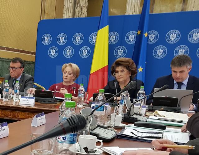 Premierul României, Viorica Dăncilă, vicepremierul Paul Stănescu, dar și ministrul Fondurilor Europene, Rovana Plumb