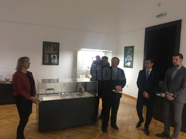 Gheorghe Flutur alături de primarul de Iași, Mihai Chirică, la vernisajul expoziţiei „Ștefan cel Mare. Din istorie în veșnicie”