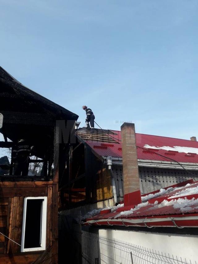 Două gospodării din comuna Frumosu, afectate de un incendiu