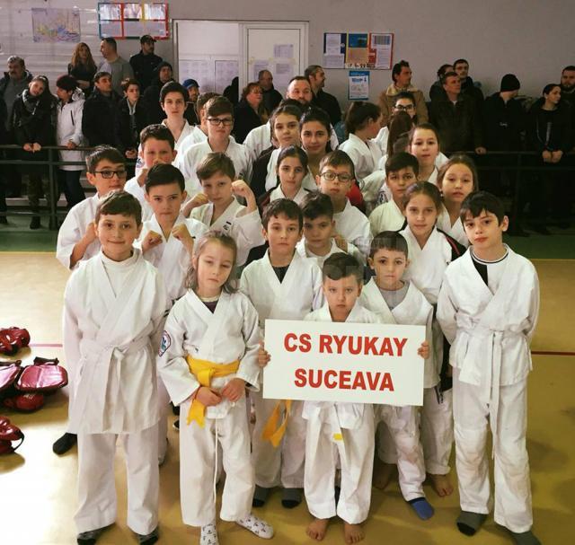 Sportivii de la CS Ryukay Suceava s-au întors cu 23 de medalii de la Campionatul de Kumite SENTOKI