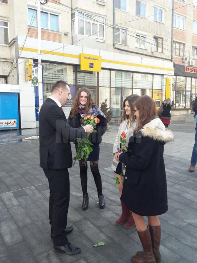2.300 de flori împărţite de viceprimarul Lucian Harşovschi şi tineretul liberal