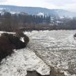 Poduri de gheaţă pe râurile din zona de munte a judeţului Suceava
