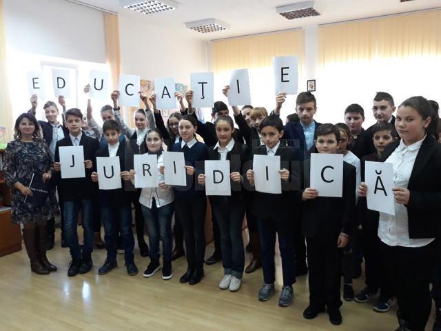 Elevii Şcolii Gimnaziale Fântâna Mare au participat la Săptămâna Educaţiei Juridice
