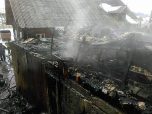 Incendiu la o gospodărie din Panaci