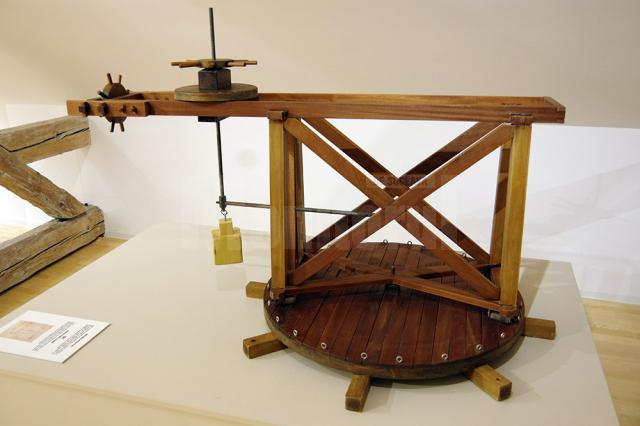 "Maşinile lui da Vinci", realizate după schiţele celebrului artist, pot fi admirate la Muzeul de Istorie din Suceava