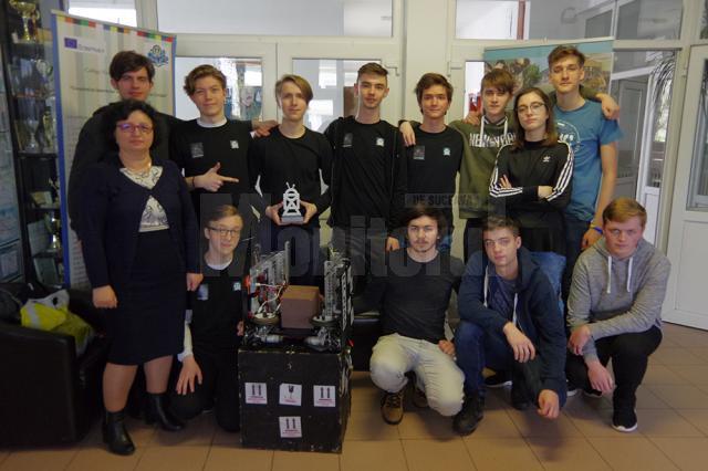 Premii valoroase pentru elevi ai Colegiului „Petru Rareş”, la campionatul naţional de robotică