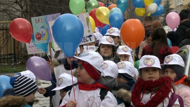 Elevii Școlii Nr. 4 Suceava au promovat mișcarea și alimentația echilibrată, în cadrul Marșului pentru Sănătate