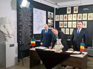 Semnarea protocolului de înfrăţire a judeţului Suceava cu raionul  Soroca si cu judeţul Alba