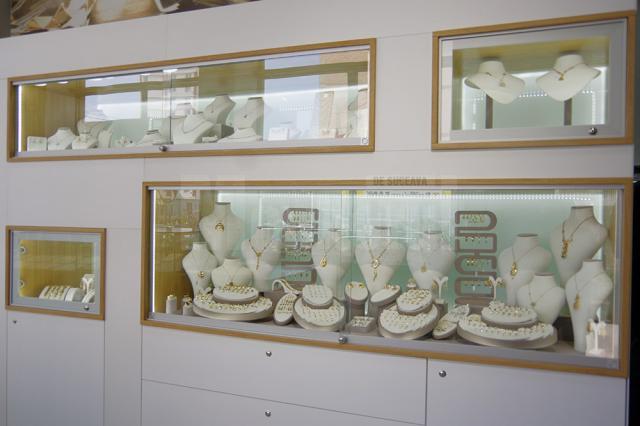 Bijuterii clasice şi avangardiste şi un portofoliu de peste 1.000 de modele de verighete, la magazinele Stil Biju